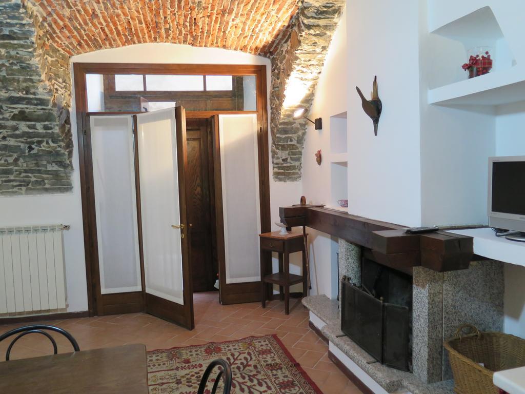 Emy Lake Orta Pella Exterior photo